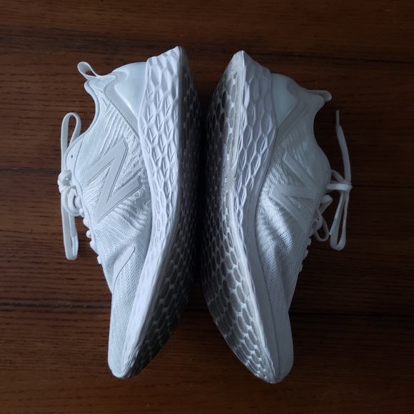 EUC New Balance Women's Fresh Foam Tempo V1 Running Shoe - Picture 5 of 11